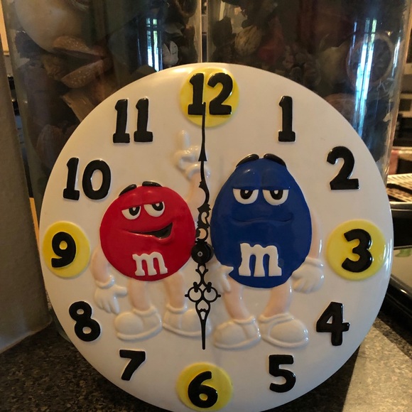 $$ SOLD $$ Vintage Official Mars M & M Clock - Picture 8 of 8
